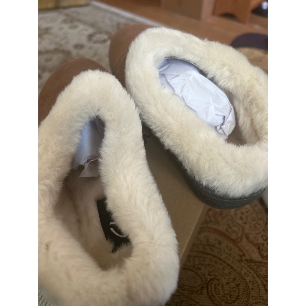 Clarks Wms New in Box Clog Brown Real‎ Suede Faux Fur Indoor/Out Slippers 8M - Picture 4 of 5